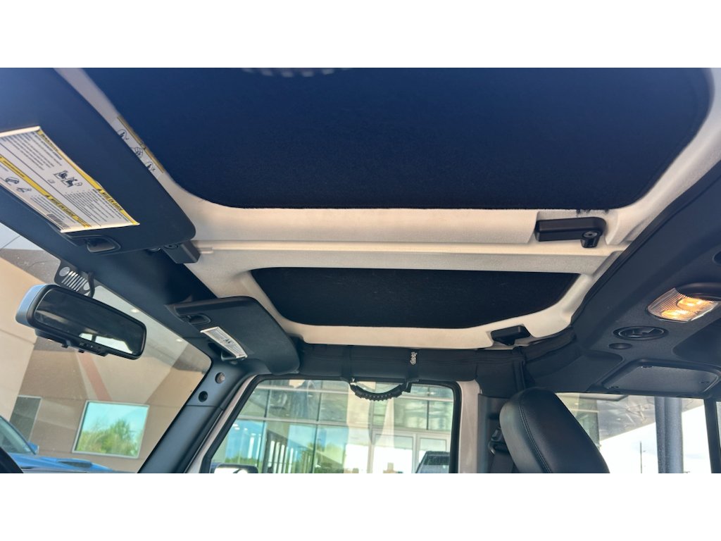 Used 2017 Silver Jeep Unlimited Sahara image 18