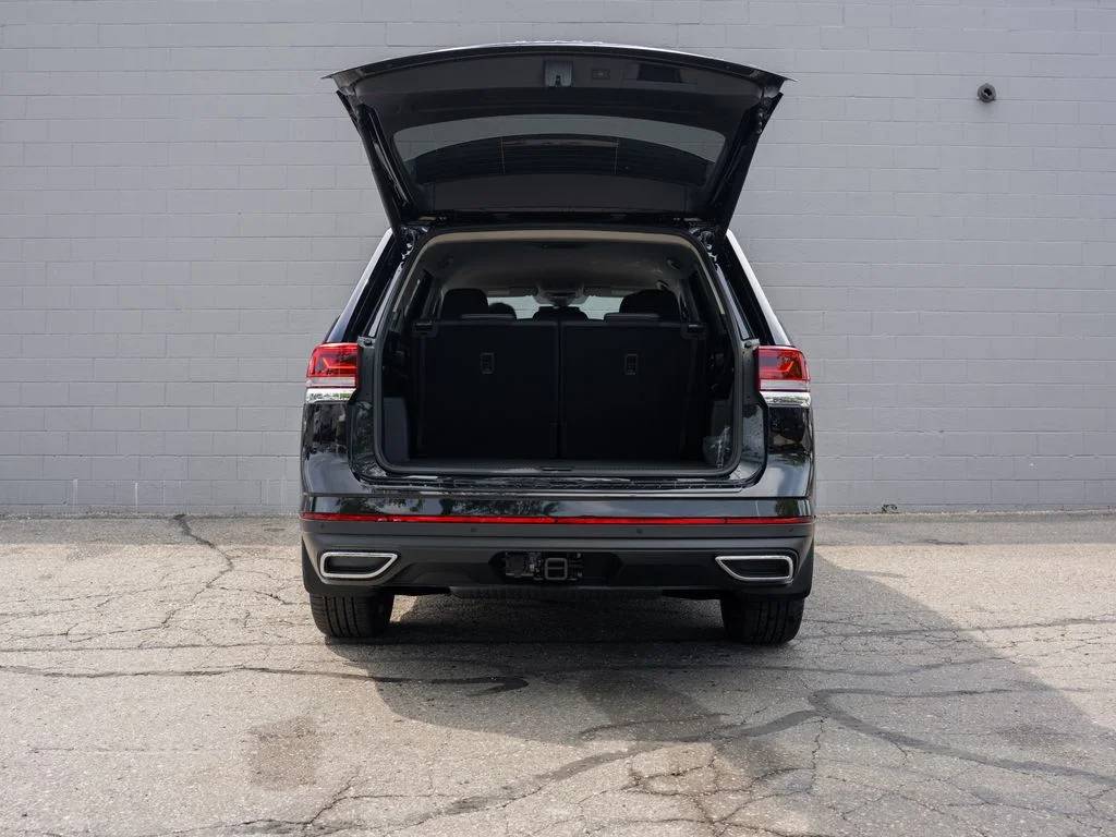 New 2026 Deep Black Pearl Volkswagen 2.0T SE W/TECHNOLOGY image 6