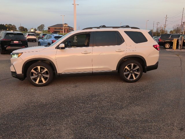 Used 2025 Platinum White Pearl Honda Touring image 15