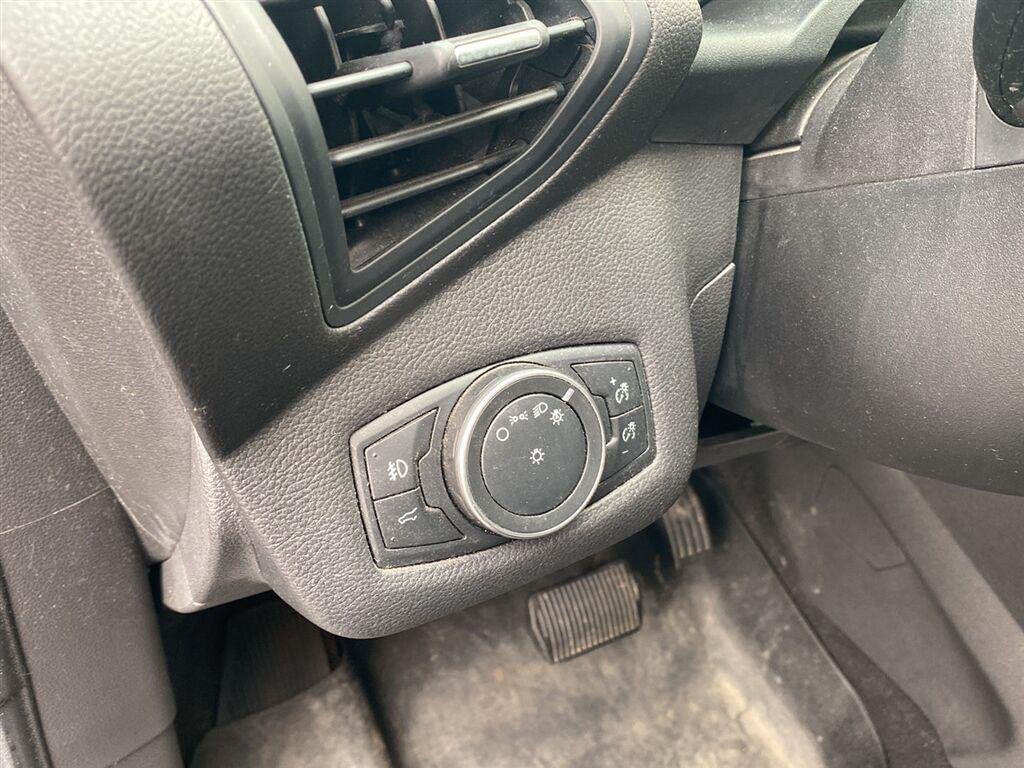 Used 2019 Magnetic Ford SE image 16