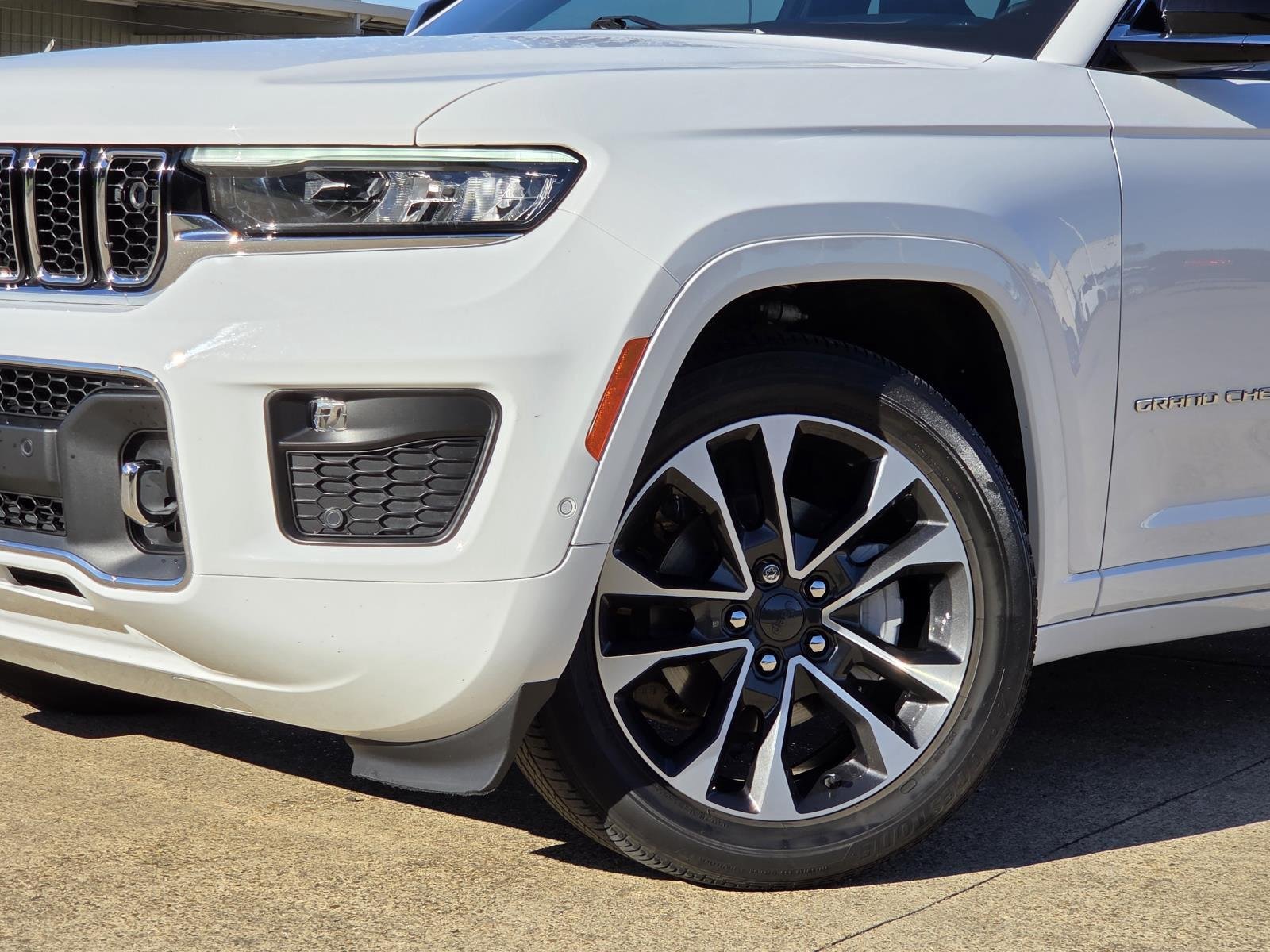 Used 2023 Bright White Clearcoat Jeep Overland image 7