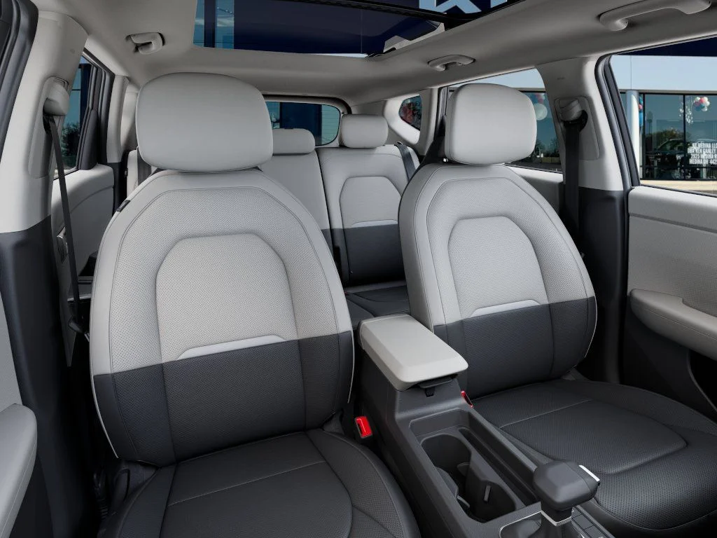 New 2027 Snow White Pearl Kia EX image 15
