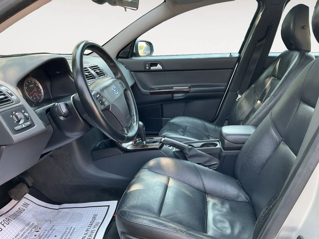 Used 2007 Silver Volvo 2.4i image 11