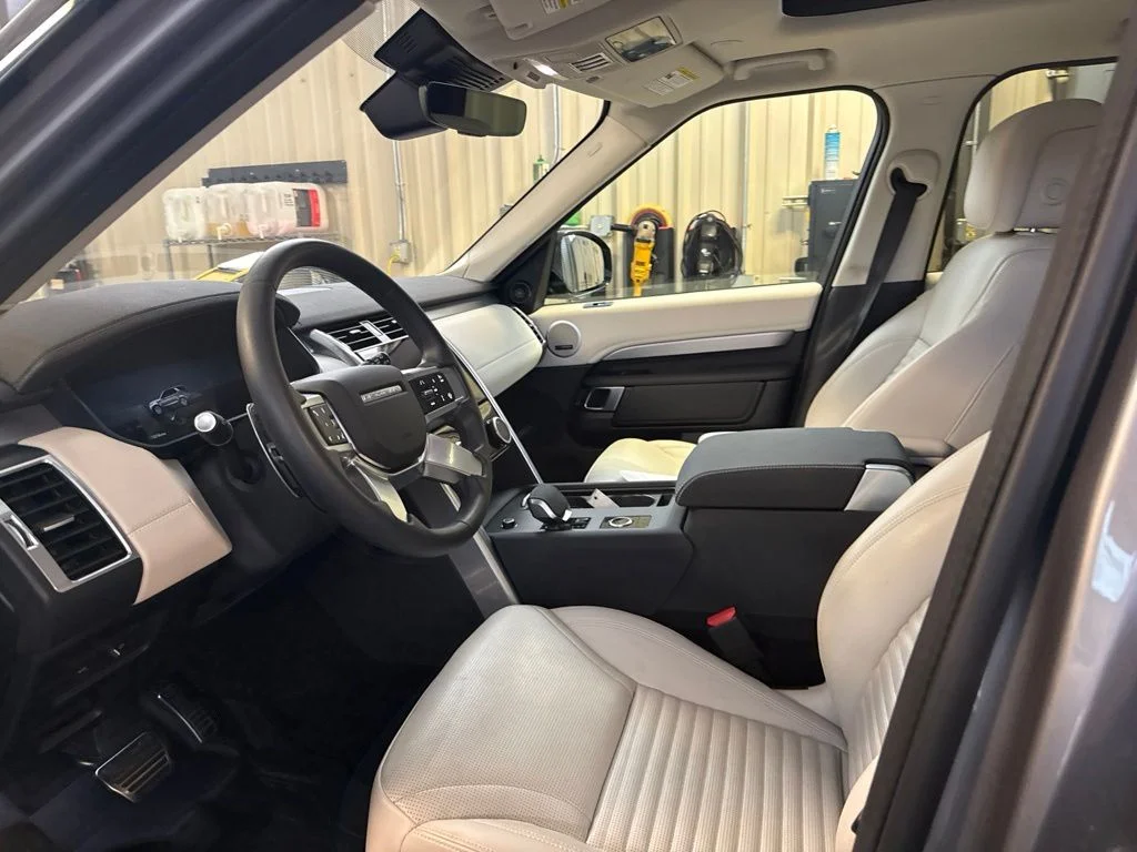 Used 2025 Gray Land Rover Dynamic SE image 5