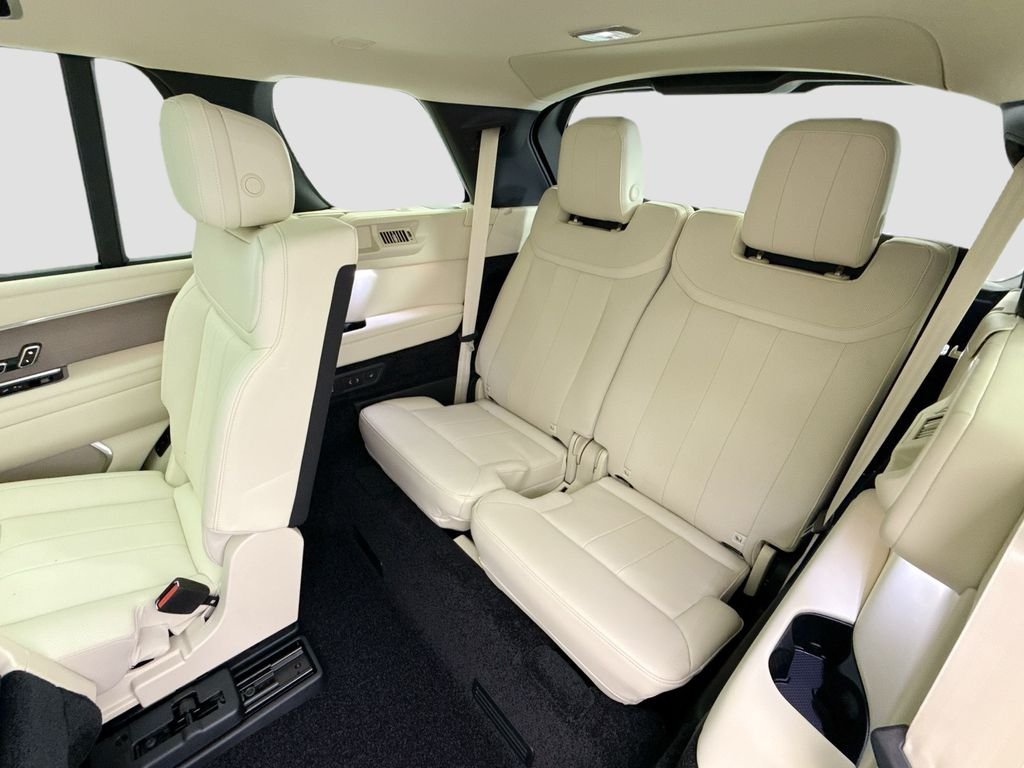 New 2026 Batumi Gold LAND ROVER SE LWB 7-Seats / V8 image 22