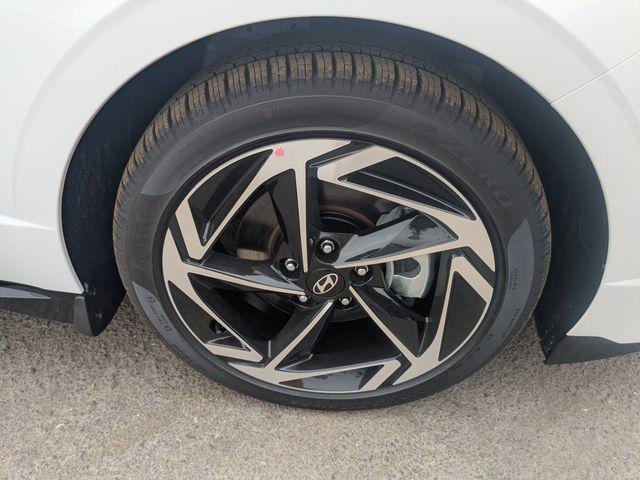 New 2026 White Hyundai SEL Sport image 10