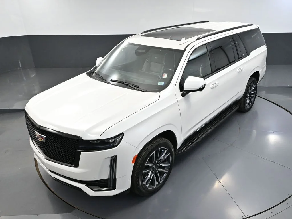 Used 2021 White Cadillac Sport image 71