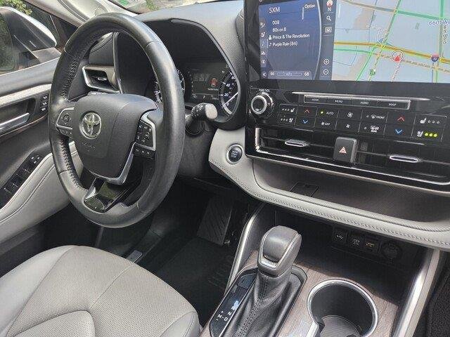 Used 2020 Celestial Silver Metallic Toyota Limited image 33