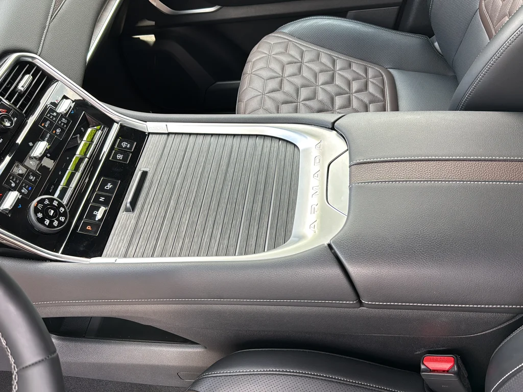 Used 2025 White Nissan Platinum Reserve image 20