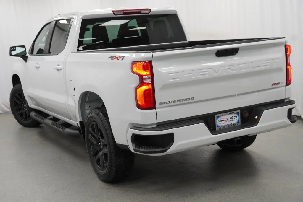 New 2026 Summit White Chevrolet RST image 36