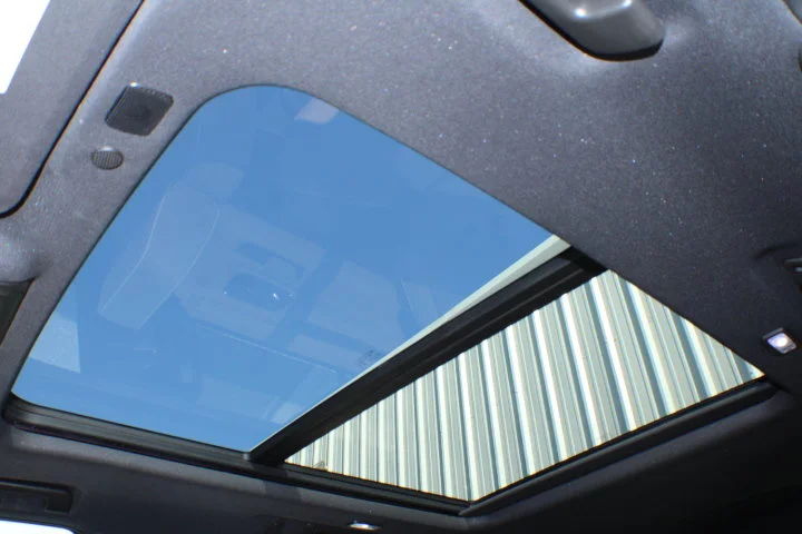 Used 2023 IRIDESCENT PEARL TRICOAT Chevrolet Premier image 8