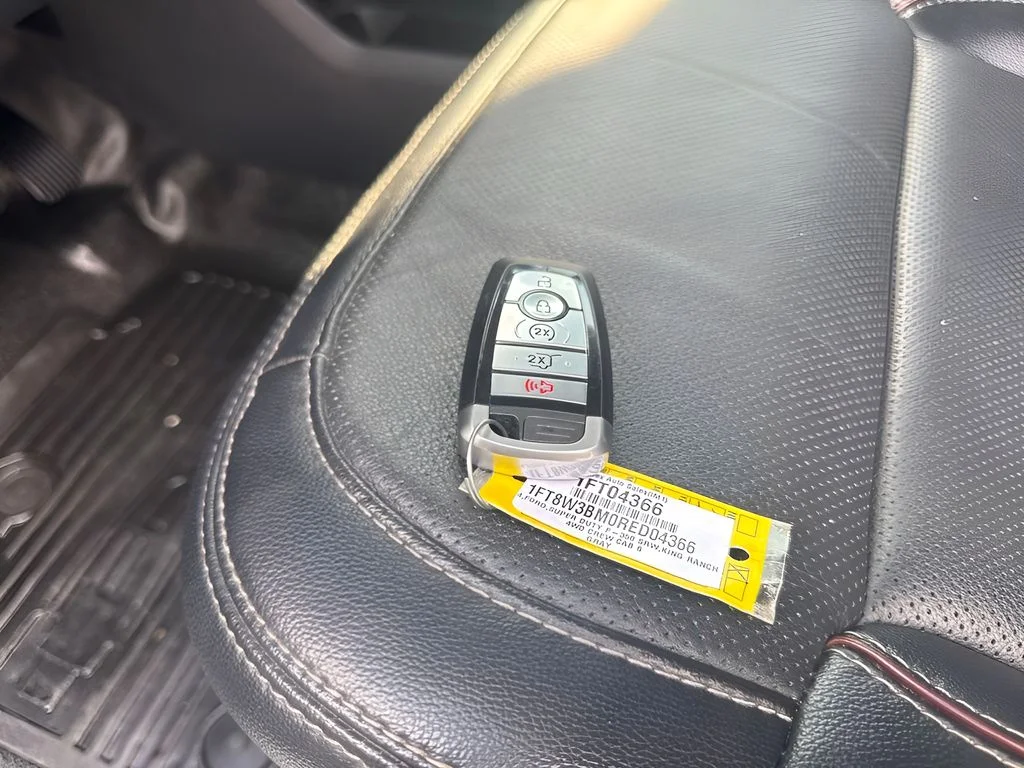 Used 2024 Gray Ford Lariat image 27