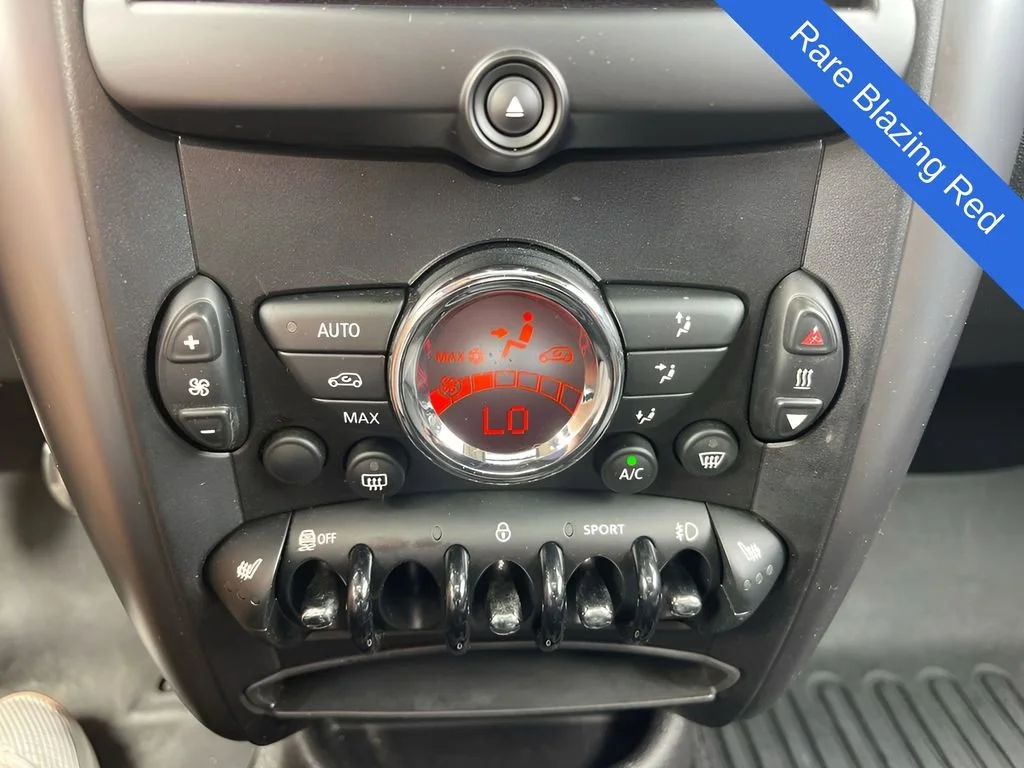 Used 2013  MINI S image 20
