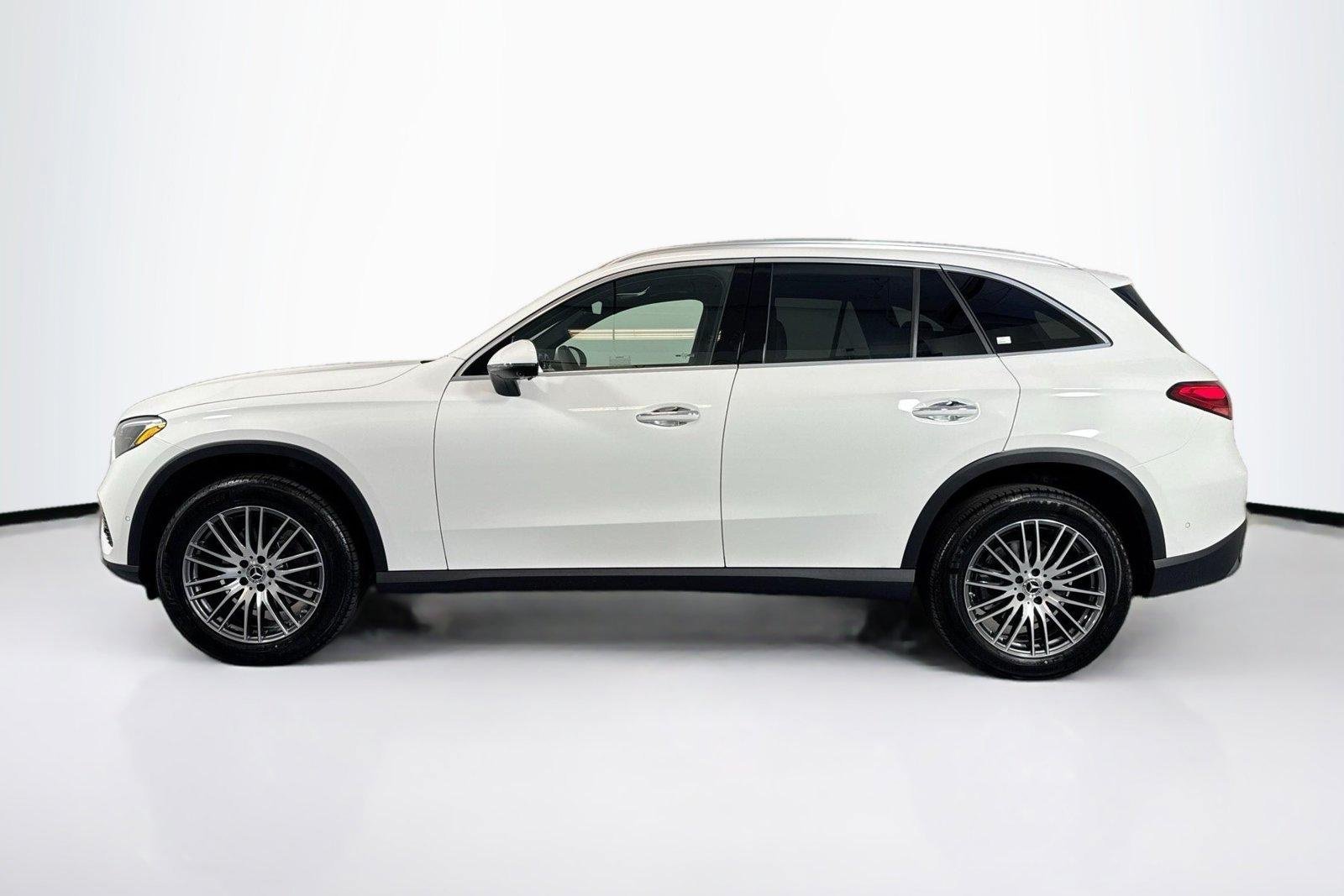 New 2026 Polar White Mercedes-Benz GLC 300 image 8