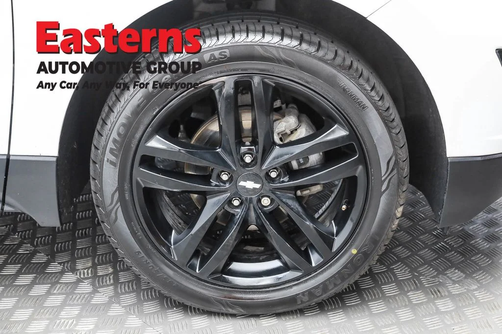 Used 2020 White Chevrolet LT image 31