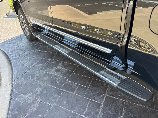 New 2026 Black Chevrolet High Country image 9