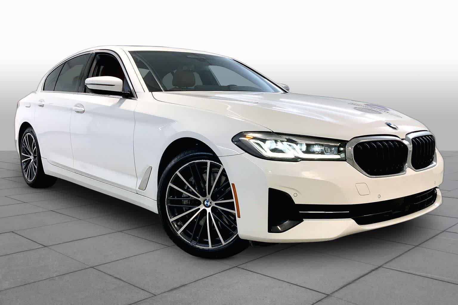 Used 2022 Alpine White BMW 540i xDrive image 2