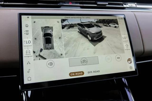 New 2026  Land Rover SE image 30