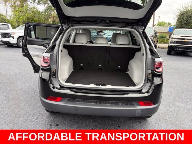 Used 2022 Black Jeep Latitude image 16