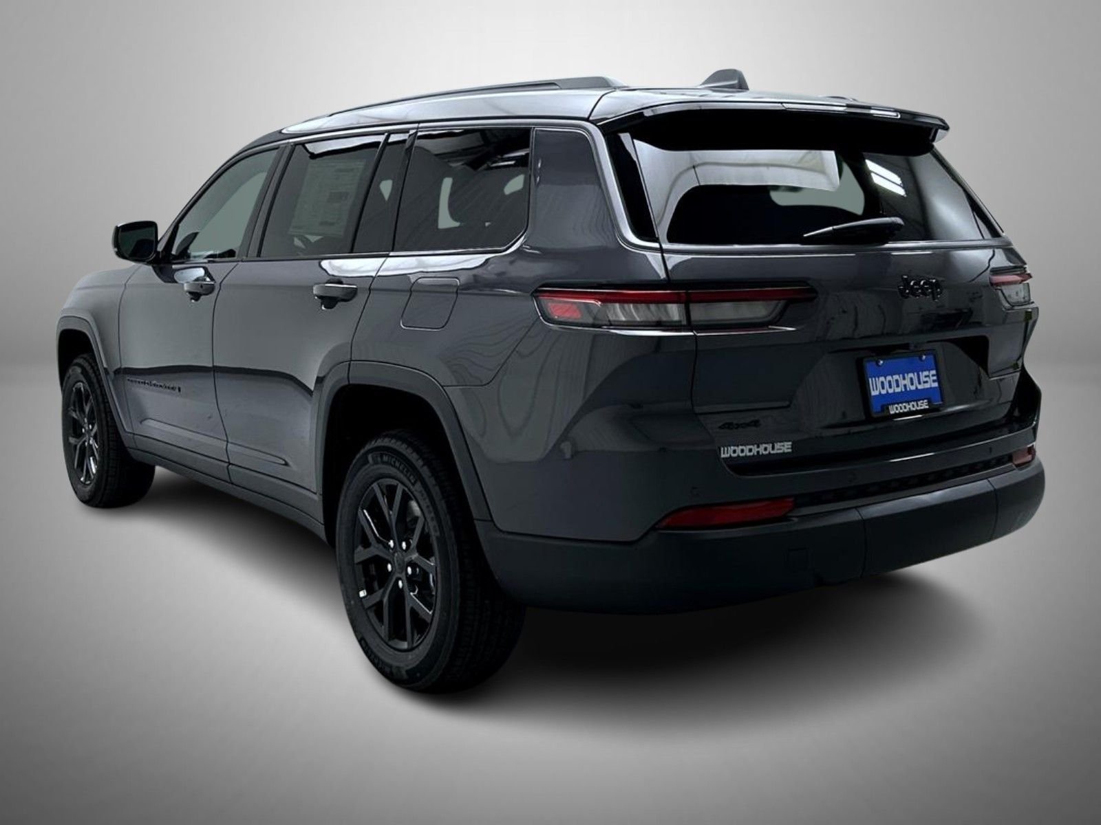 New 2026 Baltic Gray Metallic Clear-Coat Exterior Paint Jeep Altitude image 7