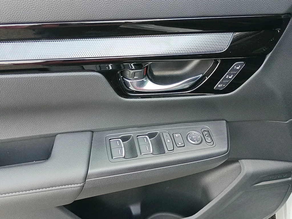 Used 2026 PLATINUM WHITE Honda EX-L image 17