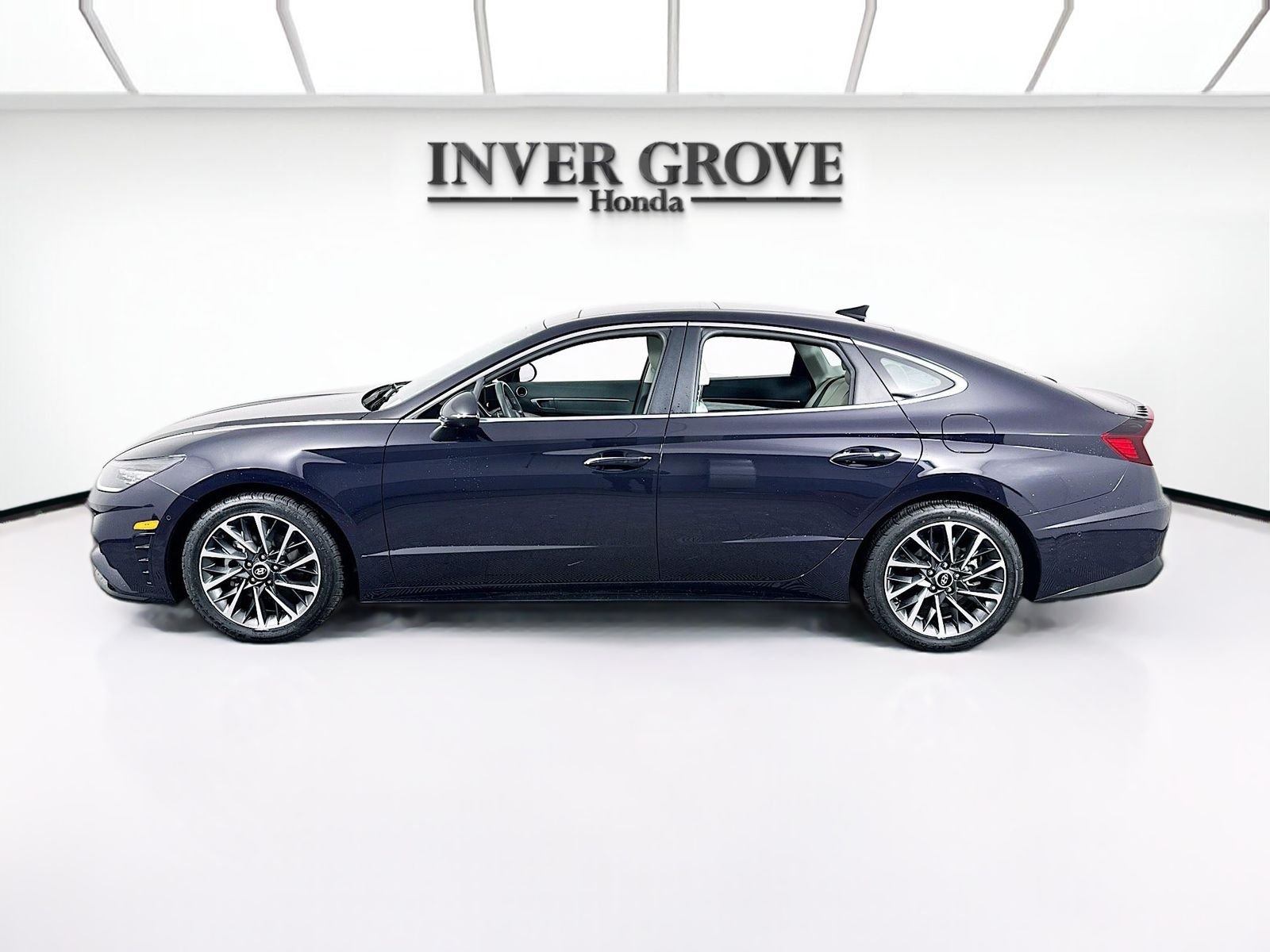 Used 2023 Carbon Blue Hyundai Limited image 8