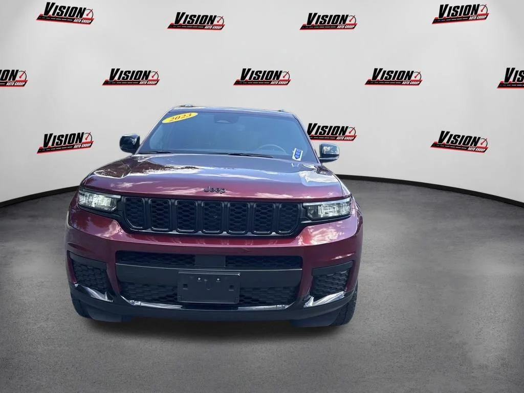 Used 2023 Red Jeep Altitude image 2
