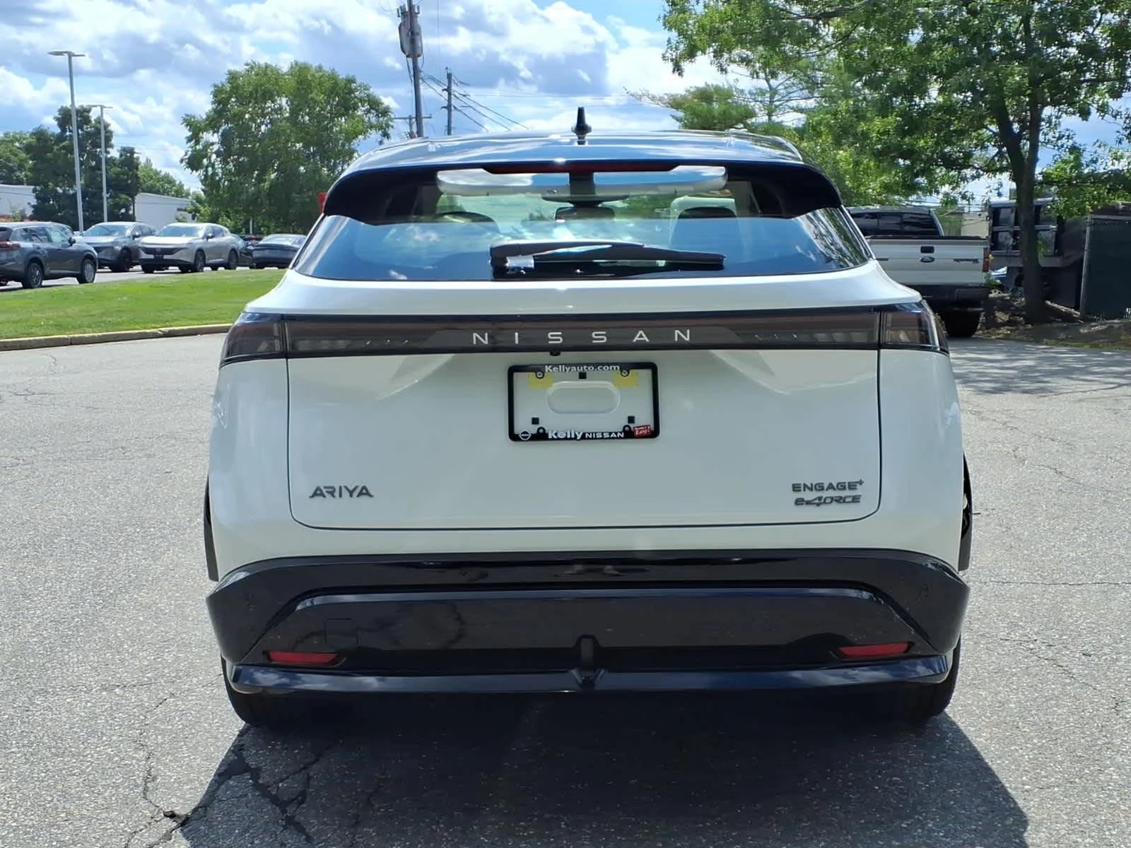 Certified Used 2024 Everest White Pearl Tricoat/Black Diamond Pearl Nissan ENGAGE+ image 6