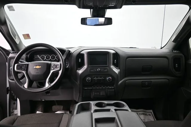 Used 2022 White Chevrolet Custom image 32