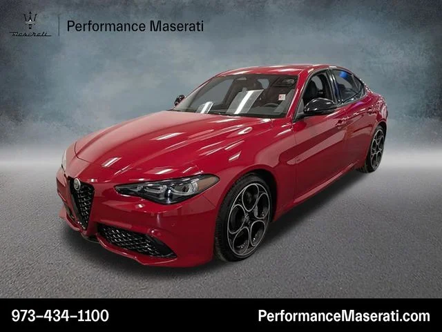 Used 2025  Alfa Romeo  image 1