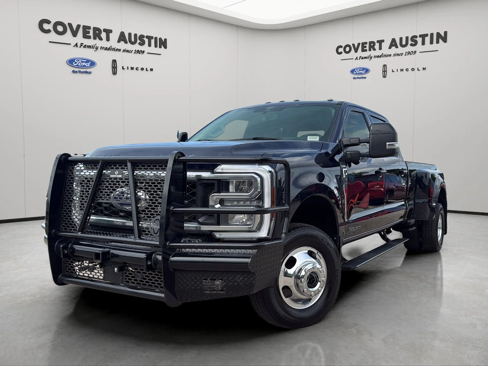 Used 2024 Blue Ford Lariat image 1