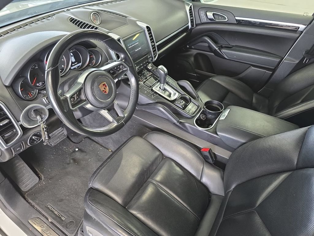 Certified Used 2018  Porsche Platinum Edition image 4