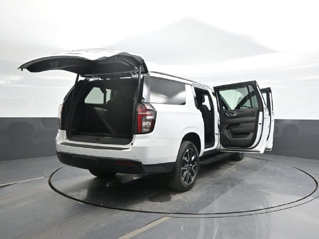 Used 2022 White Chevrolet RST image 29