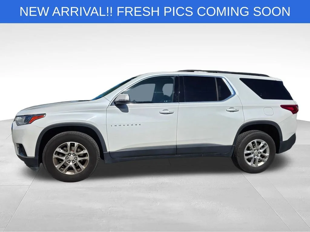 Used 2019 IRIDESCENT PEARL TRICOAT Chevrolet LT Cloth image 3