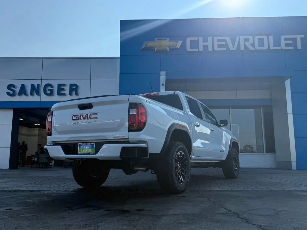 New 2026 Summit White GMC Elevation image 9