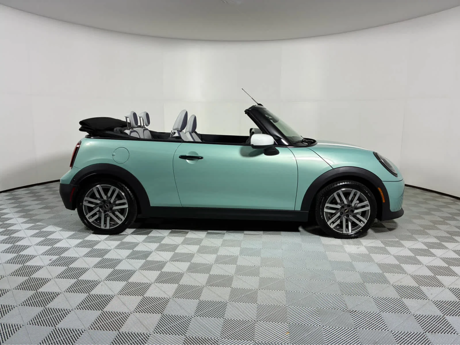 2026 MINI Convertible S - Photo 2