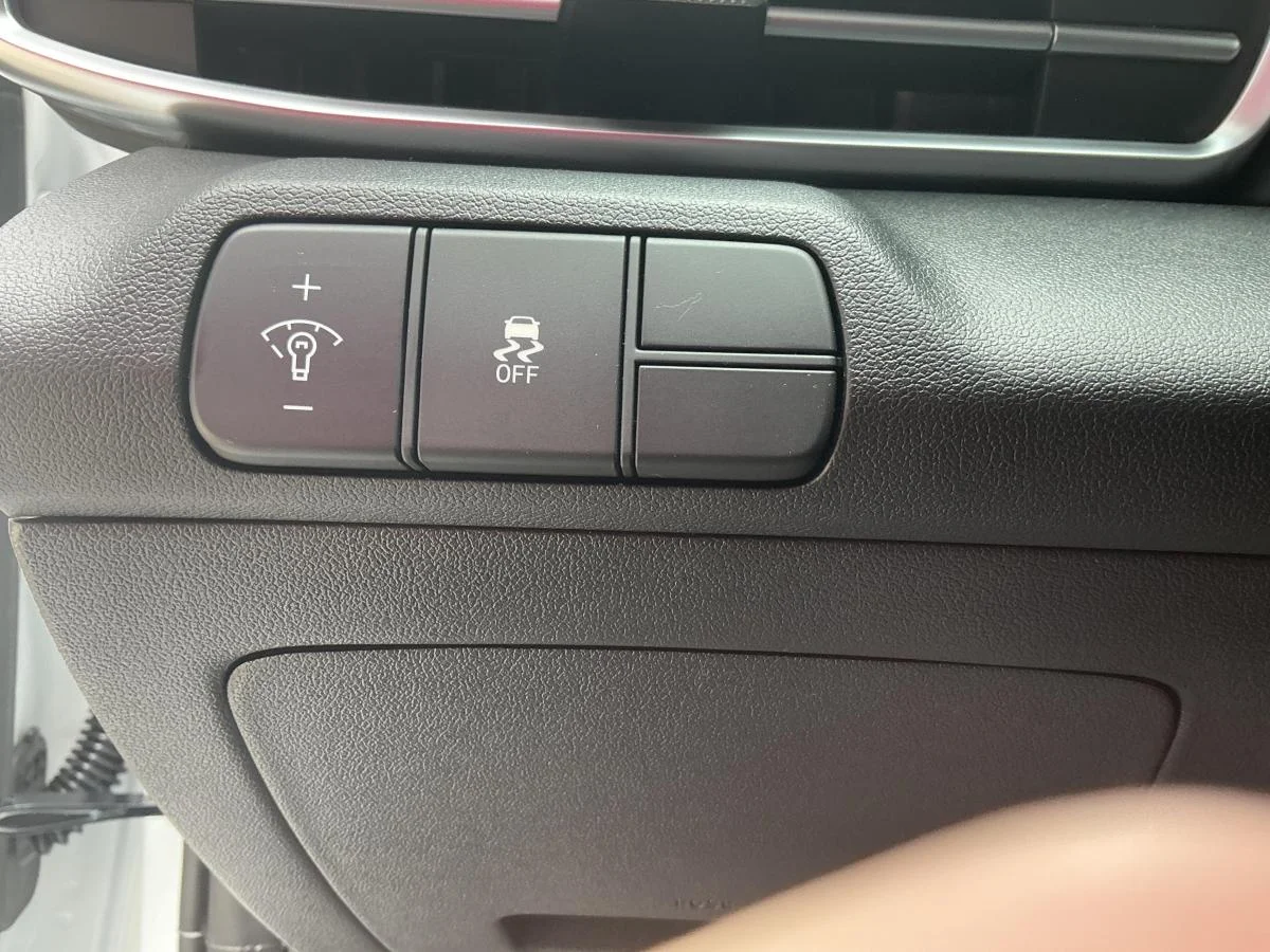 New 2026 White Hyundai Preferred image 19