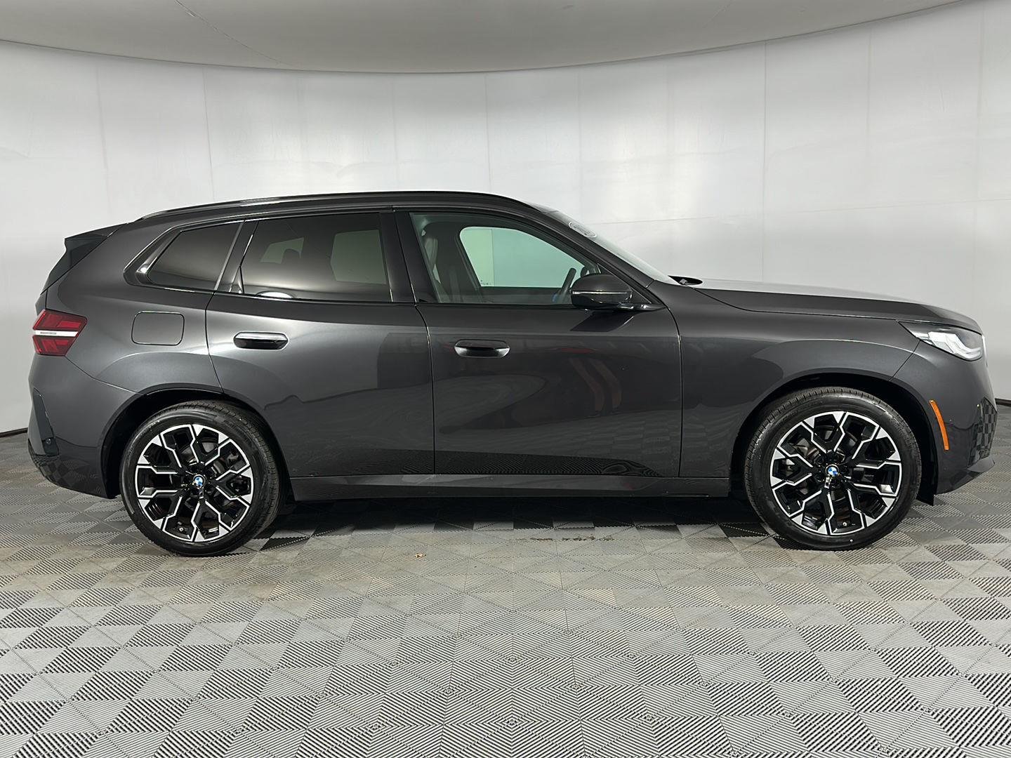 New 2026 Dark Graphite Metallic BMW 30 xDrive image 28