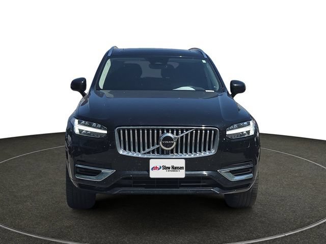 Used 2023 Onyx Black Metallic Volvo Plus Bright Theme image 8
