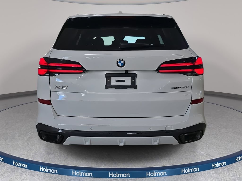 New 2026 Alpine White BMW sDrive40i image 6