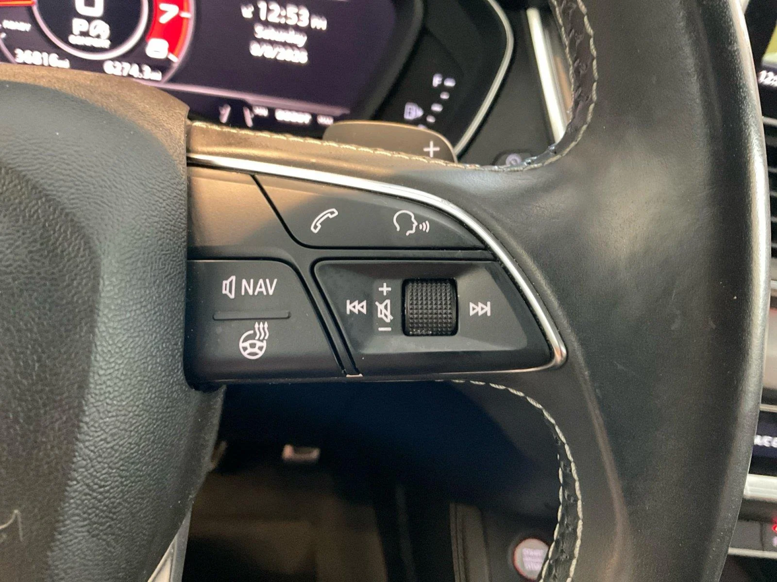 Used 2018 Daytona Gray Pearl Effect Audi Prestige image 26
