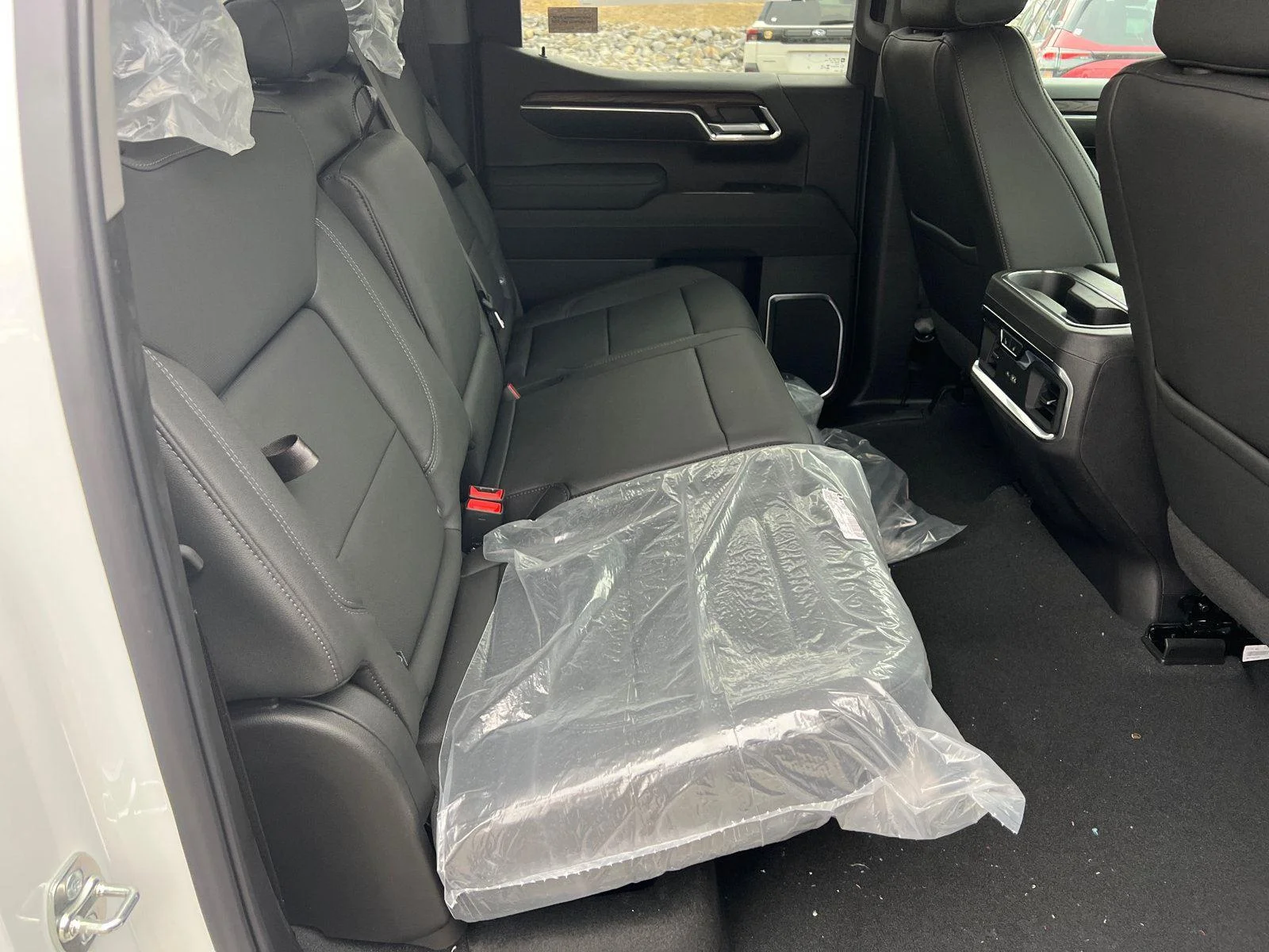 2026 GMC Sierra 1500 SLT - Photo 9