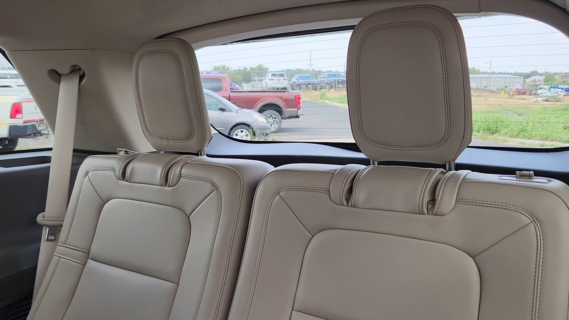 Used 2022 Smoke Metallic Lincoln Reserve image 19