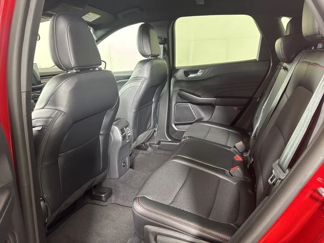 New 2026 Rapid Red Metallic Tinted Clearcoat Ford ST-Line Select image 12