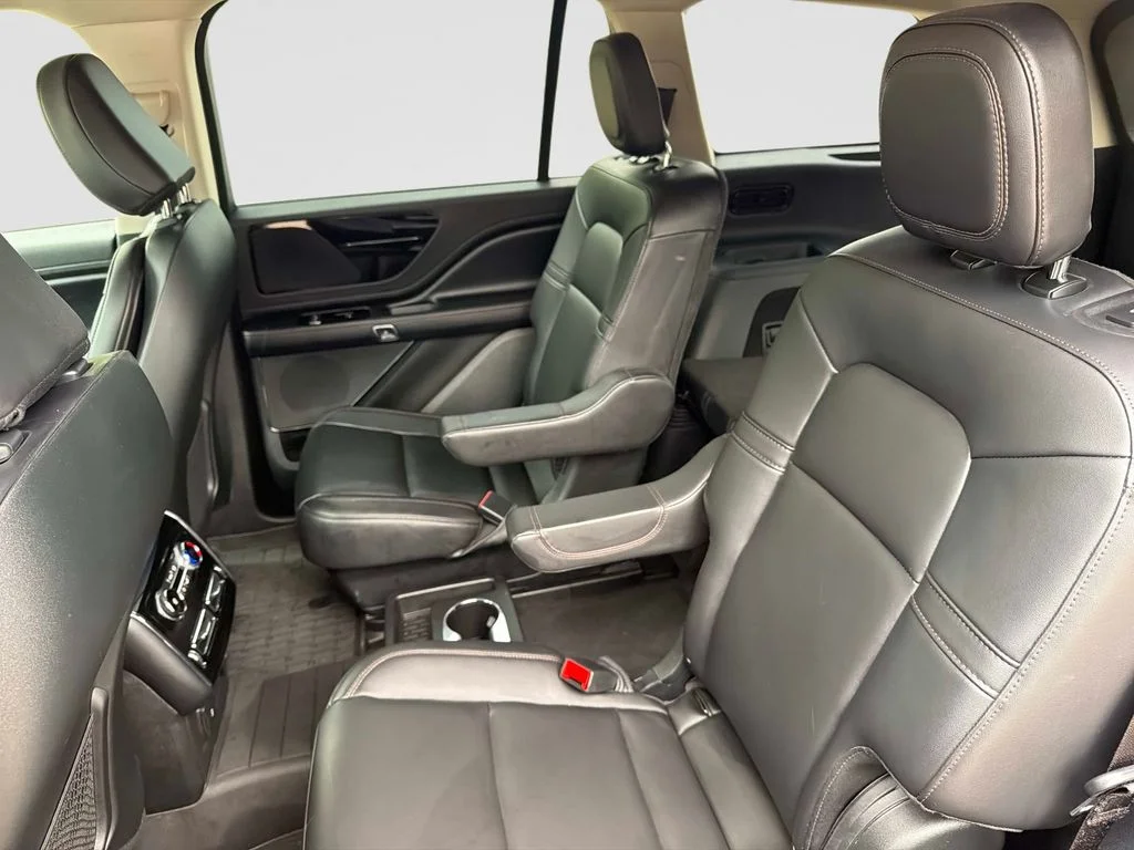 Used 2023 Metallic Lincoln Standard image 14