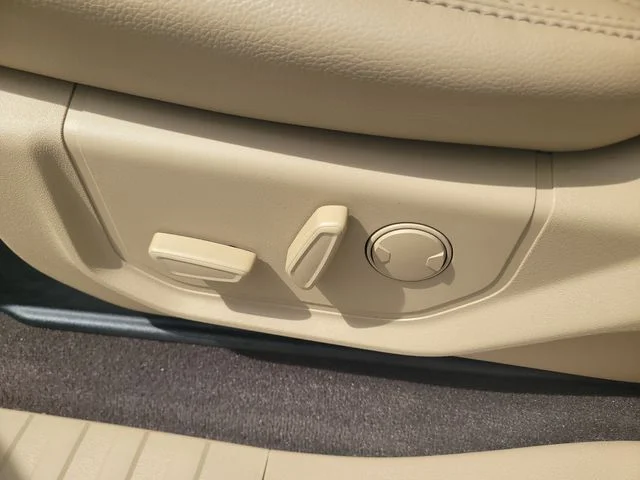 Used 2020 Black Ford Lariat image 20