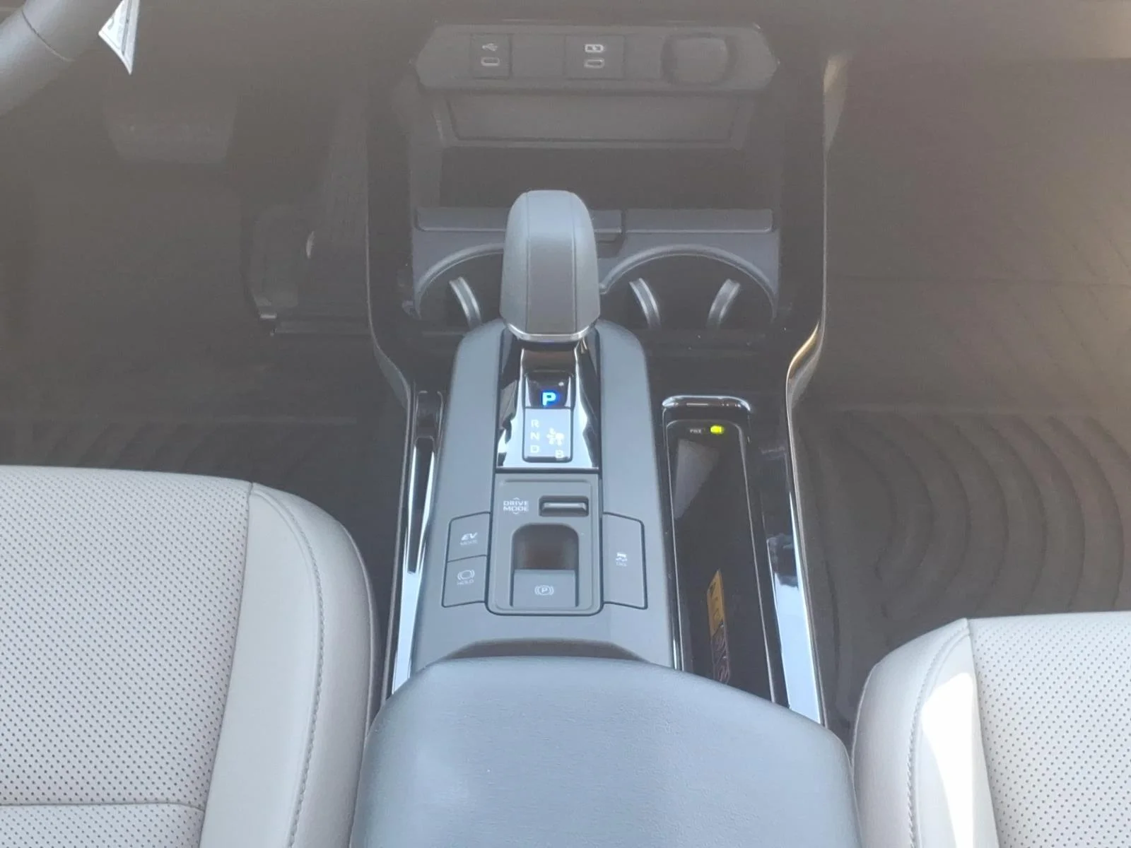 New 2027 Reservoir Blue Toyota  XLE image 17