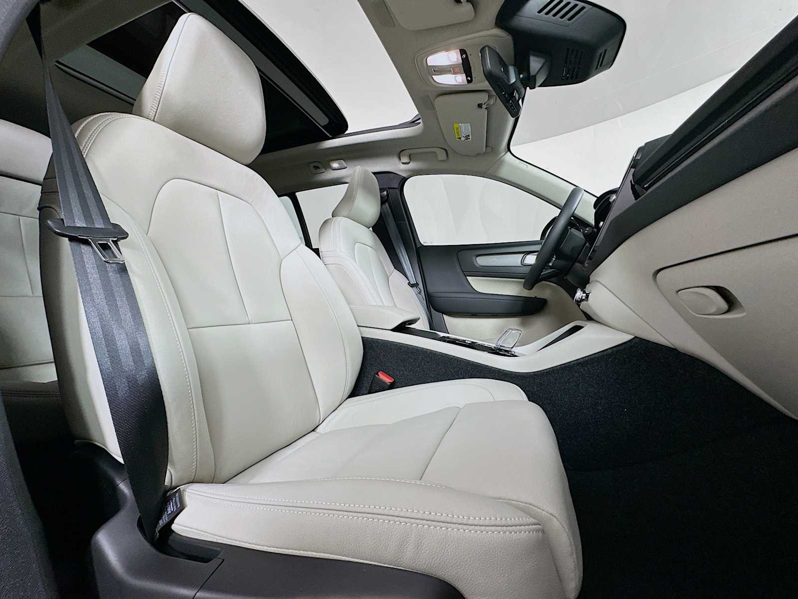 New 2026 Aurora Silver Volvo Ultra image 27
