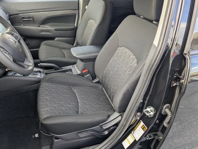New 2027 Black Mitsubishi ES image 21