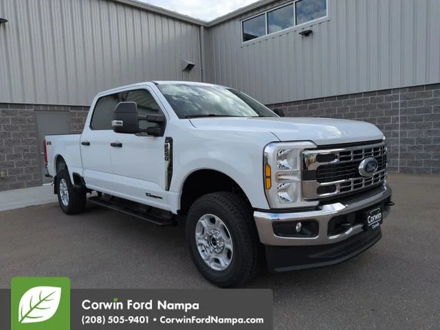 New 2026 Oxford White Ford XLT image 1